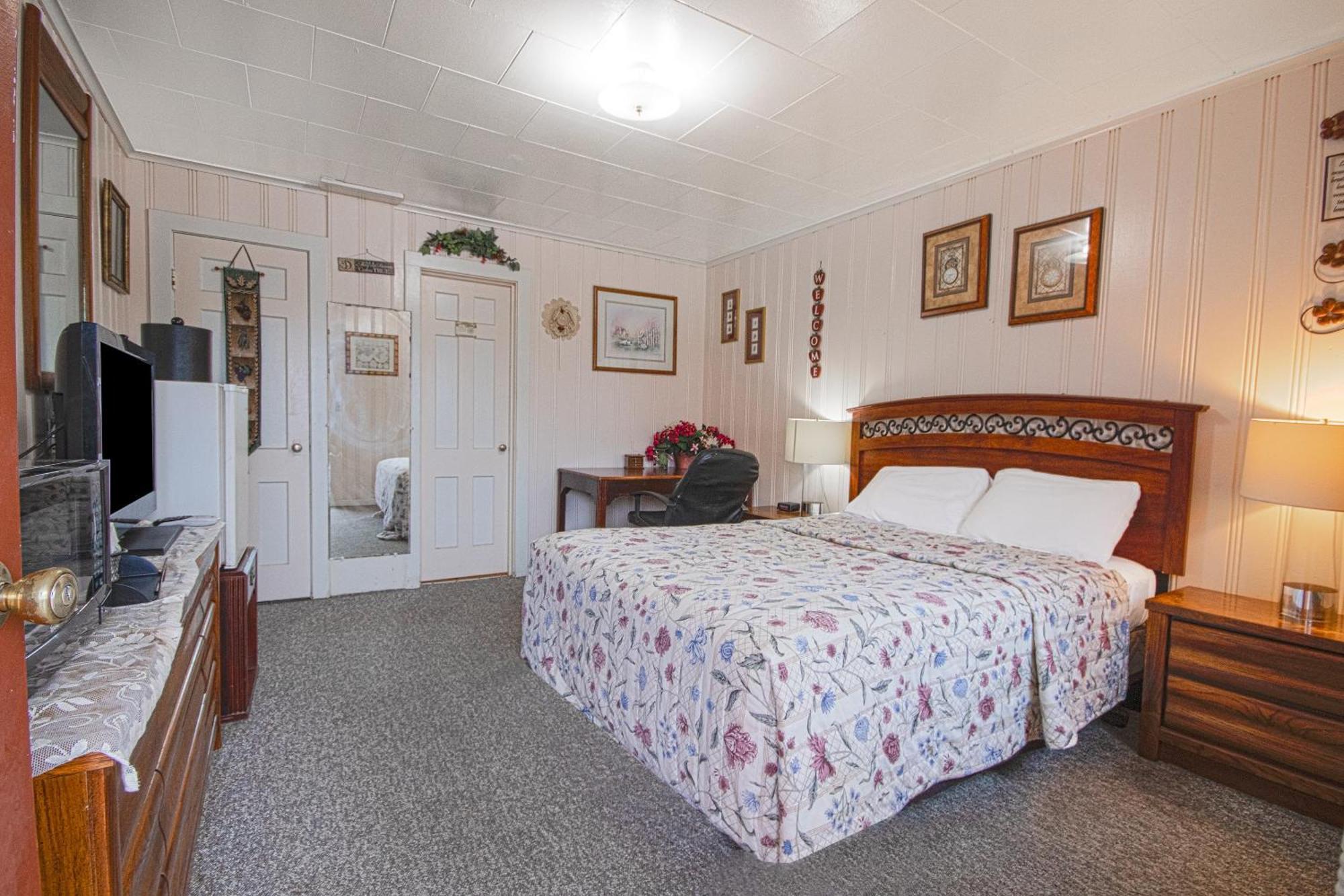 Sunflower Motel Hiawatha By Oyo Extérieur photo
