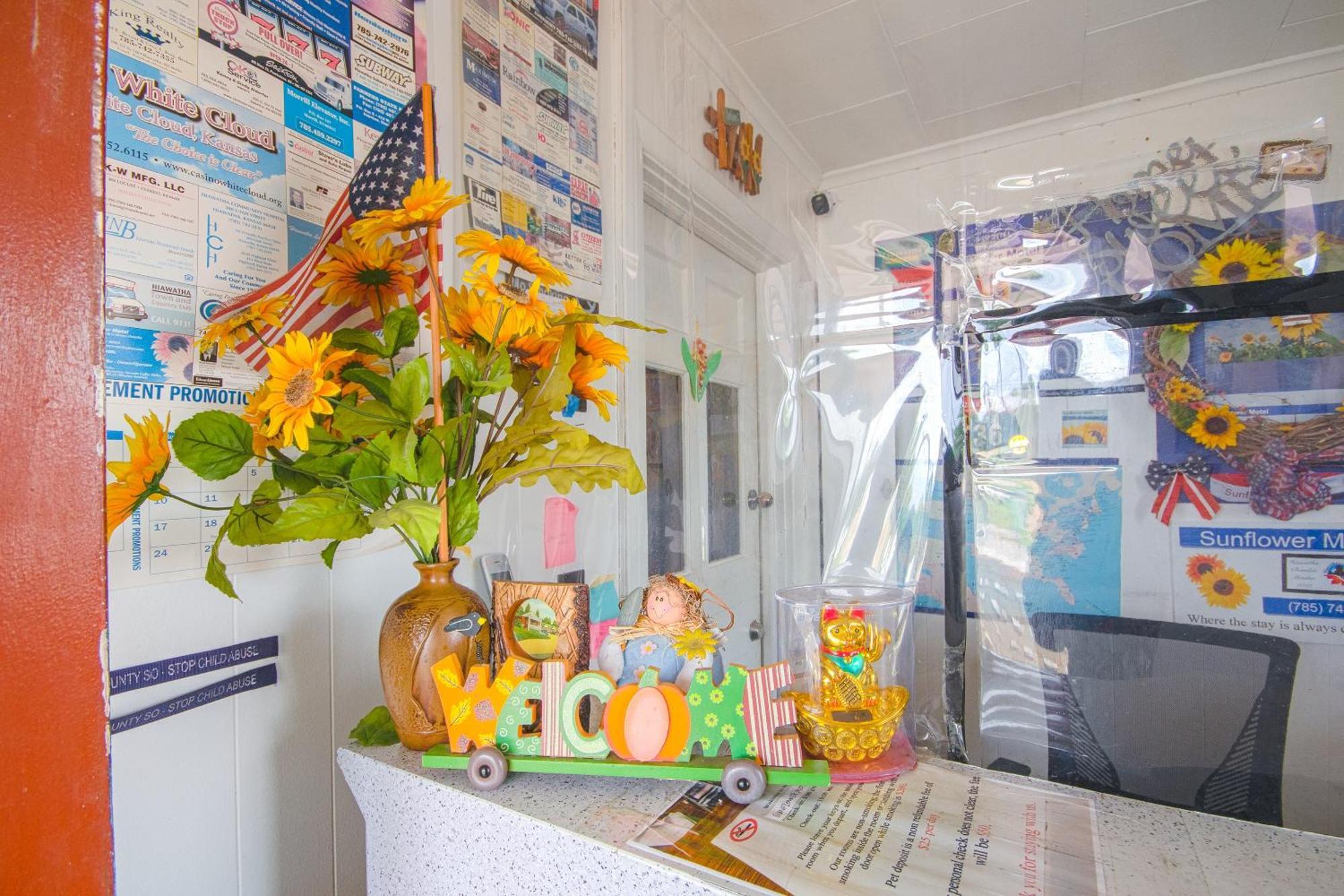 Sunflower Motel Hiawatha By Oyo Extérieur photo