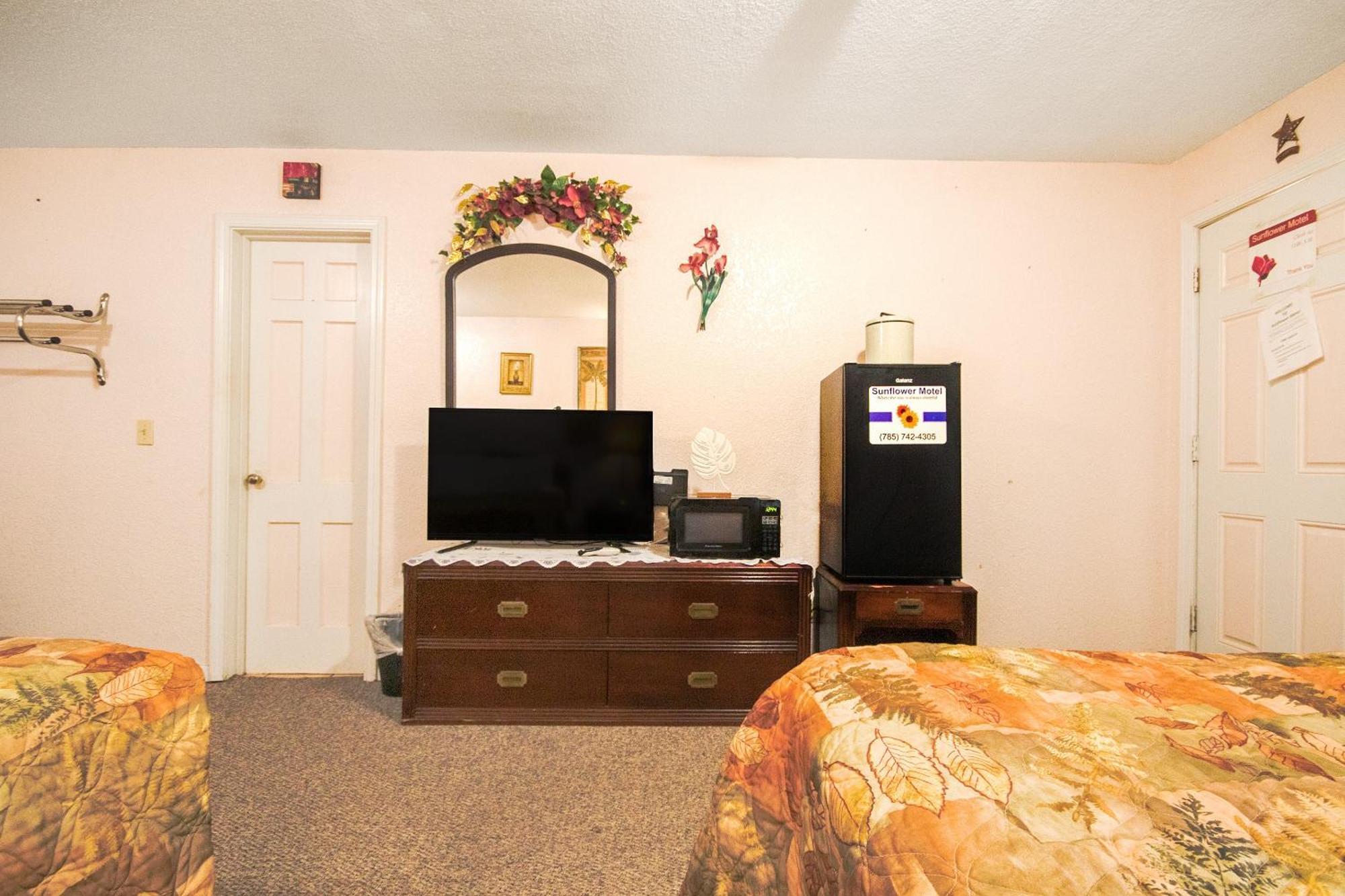 Sunflower Motel Hiawatha By Oyo Extérieur photo