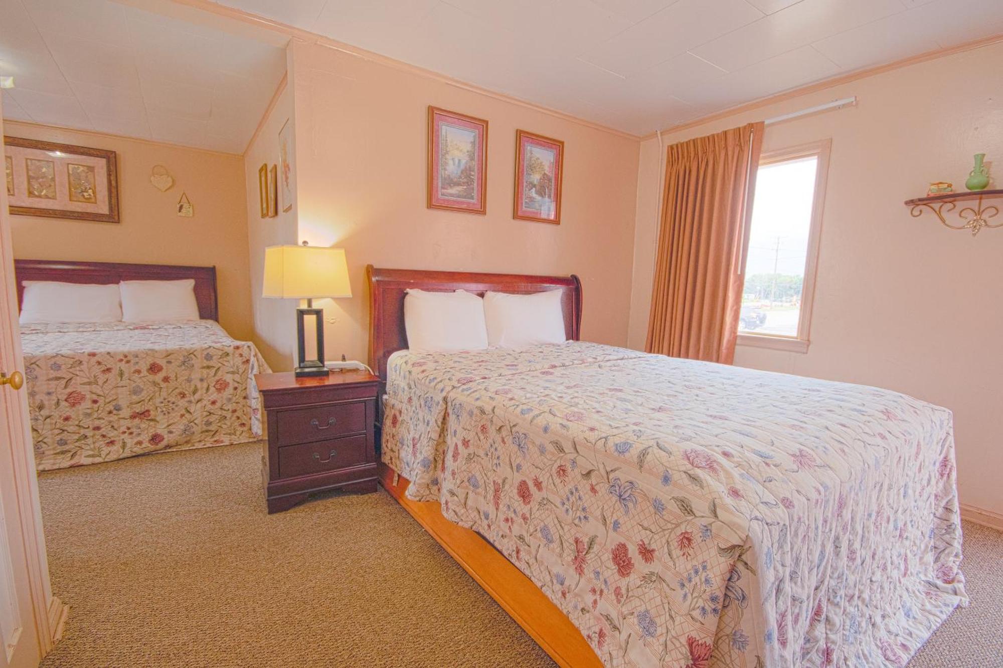Sunflower Motel Hiawatha By Oyo Extérieur photo